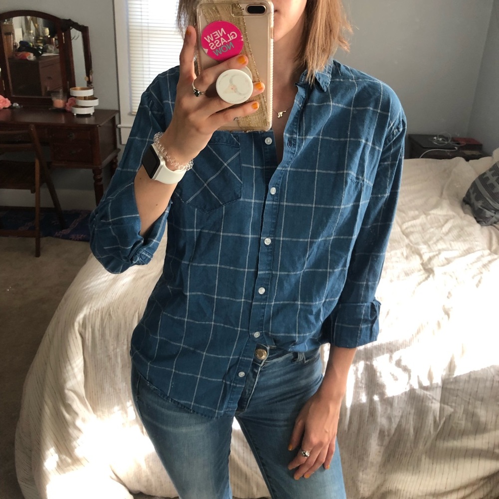 Flattering blue button down